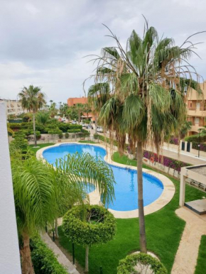 Ático dúplex con piscina privada y vistas al mar!